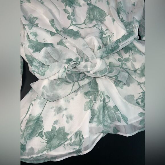 City Chic Women's Rosie Floral Sheer Sleeve Blouse Plus Size M18 EUC Feminine - Picture 4 of 10